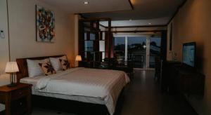 Cozzy Seaview Beach Resort