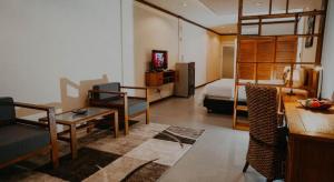 Cozzy Seaview Beach Resort