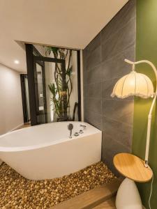 YA Home-City Center Stay-Private Room & Bath