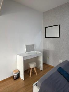 2BR Near Turkish Consulate