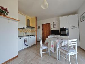 R 42 Appartamento con terrazzo e posto auto