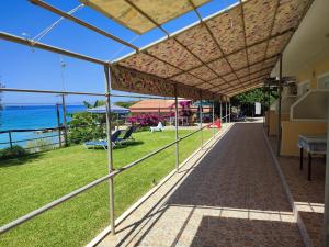 Rosas Beach Studios