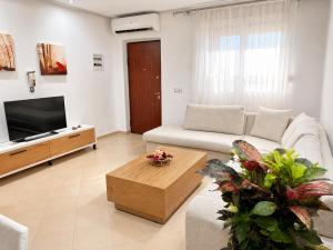 Joel Seascape Apartments