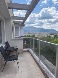 Mladost 1 Sunset Apartment near the metro and Included Underground Parking