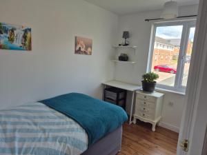3 beds in 3 separate rooms less than 3 miles from Durham Centre