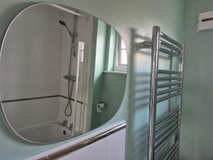 3 beds in 3 separate rooms less than 3 miles from Durham Centre