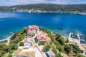 Nikolina Sea View Apartments
