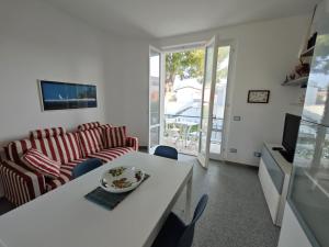 R 33 - Nuovo trilocale a due passi dalla spiaggia
