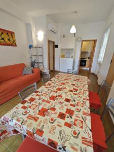R08 - Trilocale con giardino privato e garage