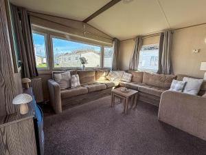 Lovely Caravan At Broadland Sands Holiday Park Nearby Lowestoft Ref 20161Bs
