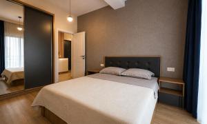 Modern Entire Apartment Self Check-In Metro 2 Min Walk
