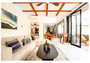 Casa Gong Jimbaran 5 Bedroom Oasis with Pool Rooftop near GWK
