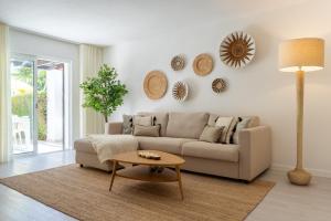 Poolside Villa - Golf & Tennis Court & Pool View