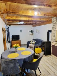 Apartment and room Babe Mare