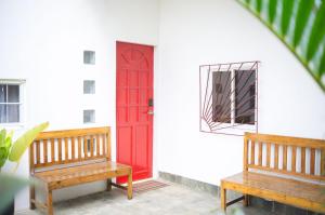 Ixa Coastal Nook - Private Gate w Garden - Near Airport And Beach