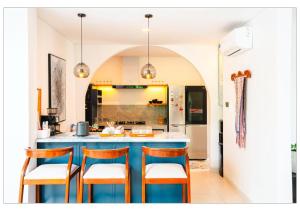 Casa Gong Jimbaran 5 Bedroom Oasis with Pool Rooftop near GWK