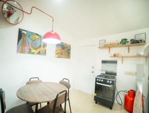 Ixa Coastal Nook - Private Gate w Garden - Near Airport And Beach