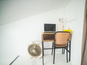 Ixa Coastal Nook - Private Gate w Garden - Near Airport And Beach