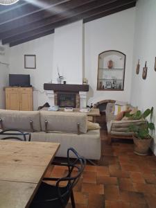 Maison Sarava Collection