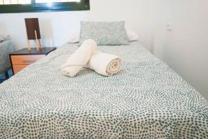 Bright & quiet 2BR flat w large terrace & pool