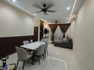 JayR Homestay Ambience Residence