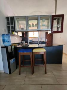 Beachfront Fabulous 2 bed apartment with sea view