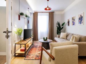 Fantastic Cihangir 3 Bedroom Apt At Monnas Suite