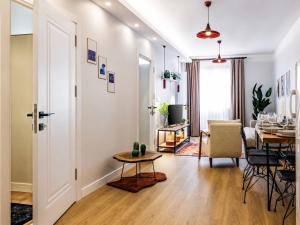 Fantastic Cihangir 3 Bedroom Apt At Monnas Suite