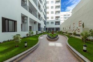 Fancy stay 5 min drive to Beach and Central Market