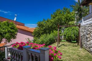 Sea View Jagoda Apartments near the Beach