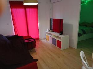 Habitación Matrimonial con Sala y Balcón privado
