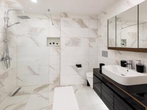Fantastic Cihangir 3 Bedroom Apt At Monnas Suite