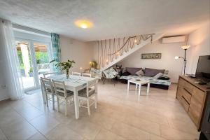 House Carla Belavici