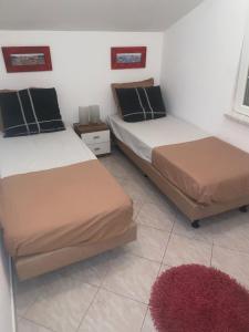 Apartment in Vrsi with Balcony, Air conditioning, Wi-Fi (4824-6)