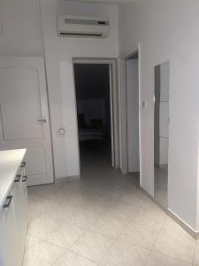 Apartment in Vrsi with Balcony, Air conditioning, Wi-Fi (4824-6)