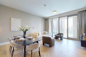 2 BR Apartment in Downtown in Dubai