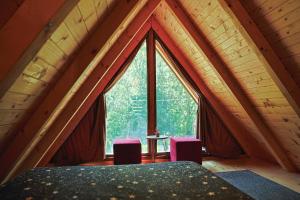 Sicevacka Bajka log cabin in a nature park