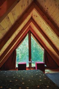 Sicevacka Bajka log cabin in a nature park