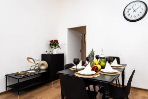 Golden Jewel Suite