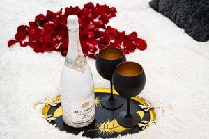 Golden Jewel Suite
