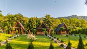 Sicevacka Bajka log cabin in a nature park