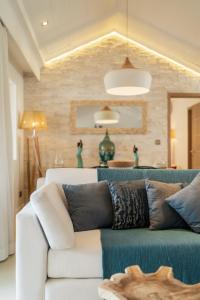 Elegant villa with private pool and garden