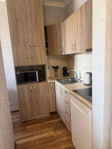 Stylish Studio in Lazuren Bryag Residence - Sea Garden & Beach