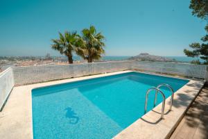 Primestay - Chalet Panamá - Piscina y Vistas al Castillo