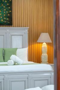 Zeusys Beach House 16 Pax,Beachfront,Pool,Garden