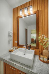 Zeusys Beach House 16 Pax,Beachfront,Pool,Garden