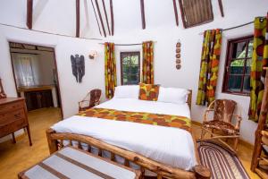 Bird of Paradise Etana Cottage