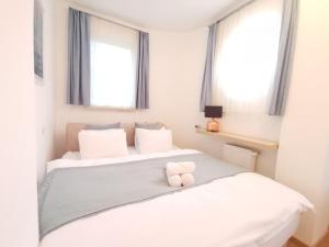 Hillside Apartment with AC & heating in Grande Maison