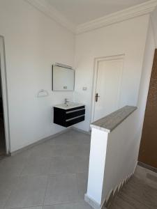 Villa Fares in Temlel