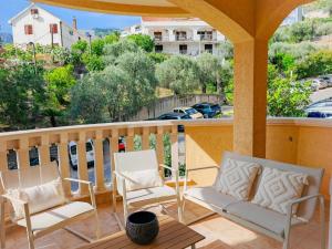 Pržno Coastal Dream - Luxury Spacious Holiday Condo with Sea view